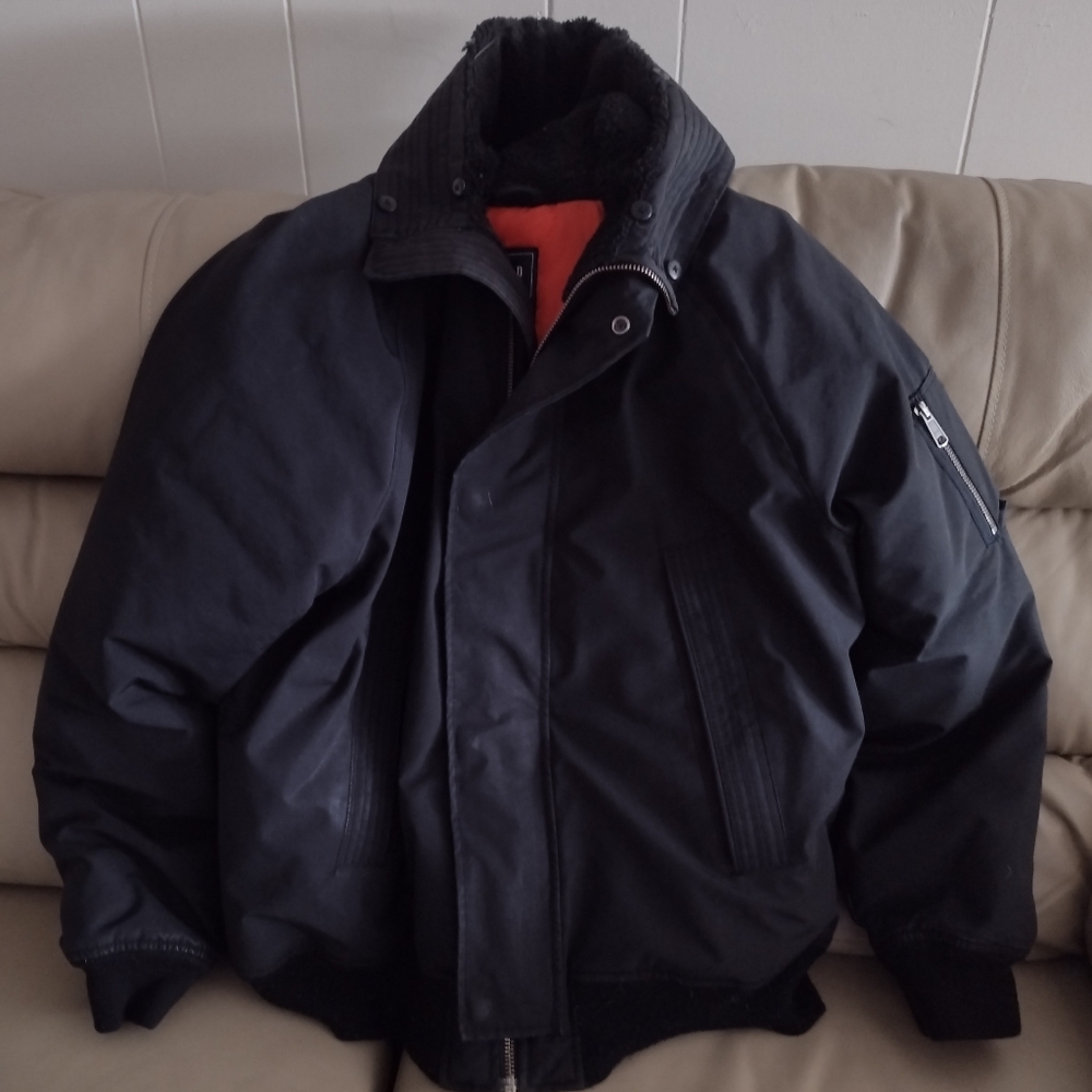 EUC Men's Large GAP Black Hooded Winter Coat